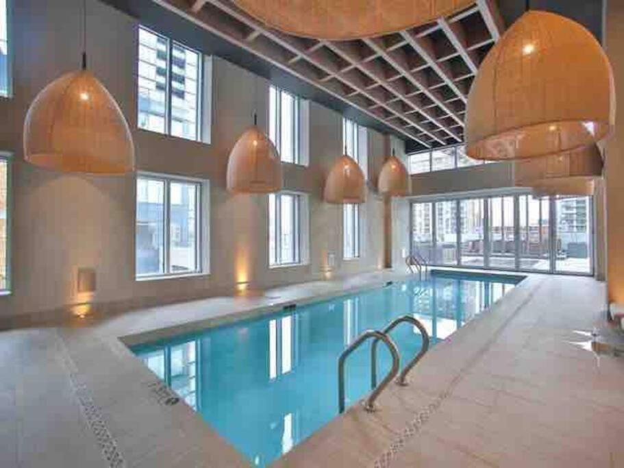 Mind Blowing City View - 2 Beds - Pool & Spa - Downtown مونتريال المظهر الخارجي الصورة
